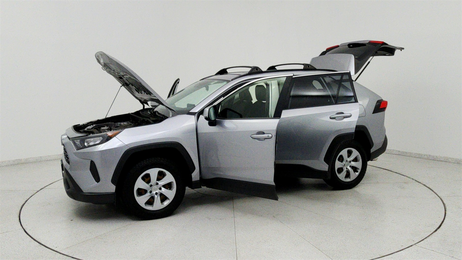 2019 Toyota RAV4 LE photo 10
