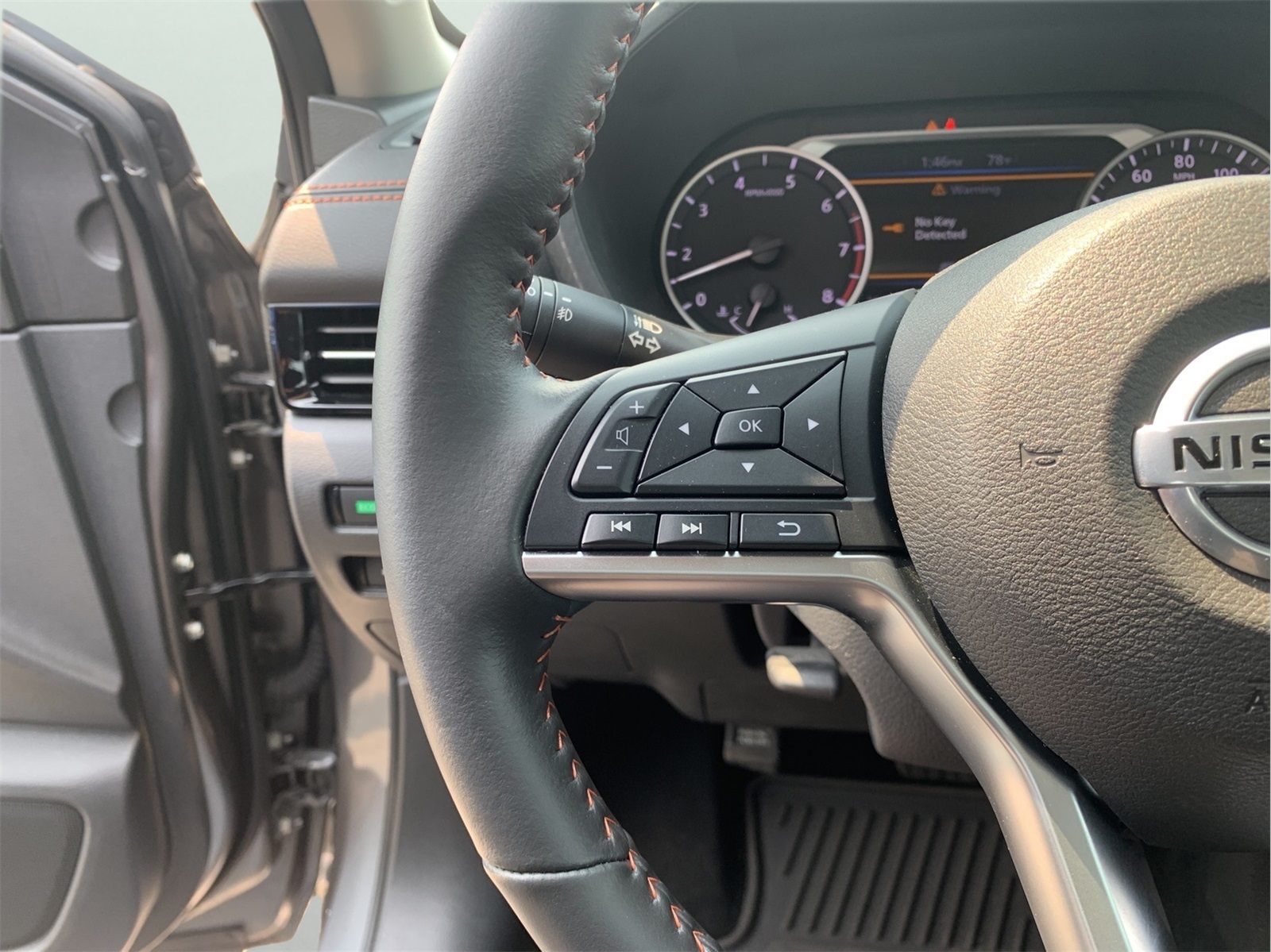 2023 Nissan Sentra SR photo 11
