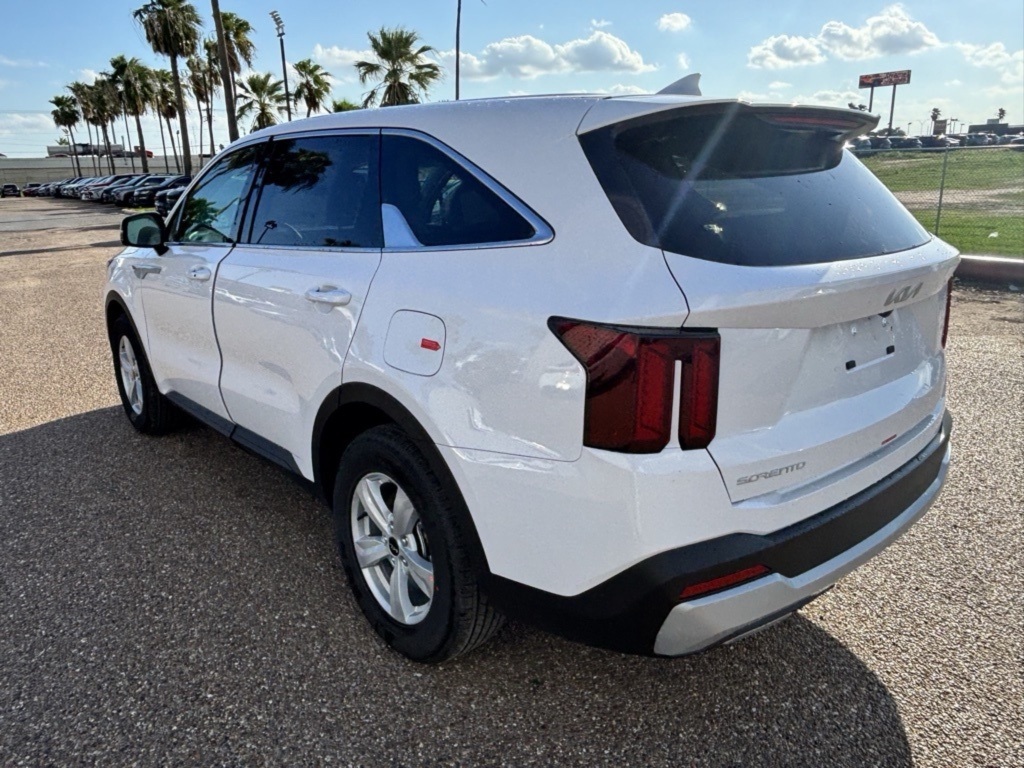 2026 Kia Sorento LX photo 5