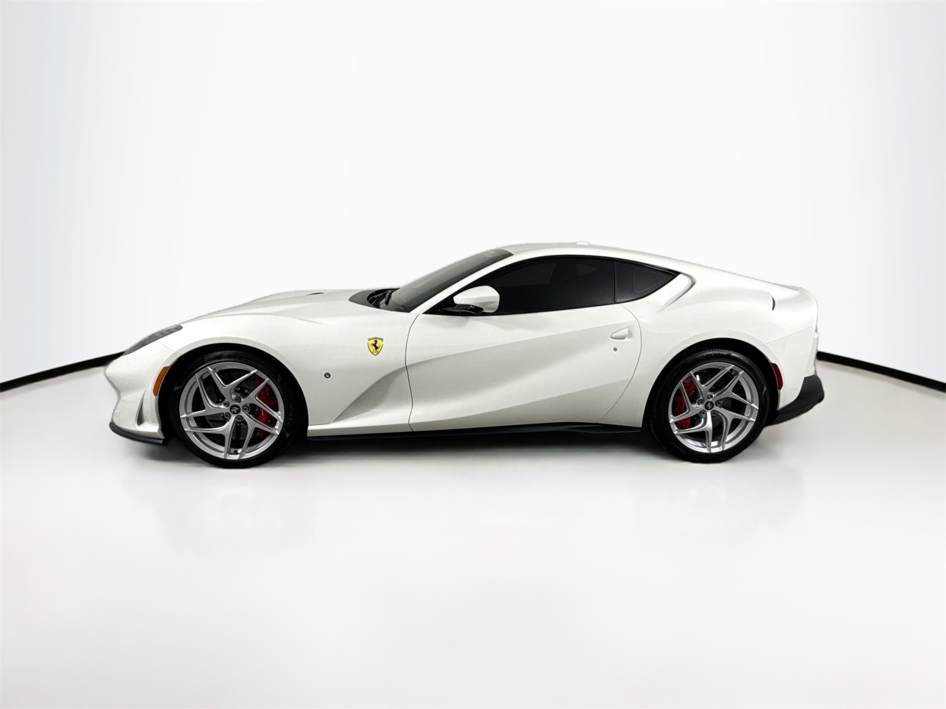 2020 Ferrari 812 Superfast Base photo 4