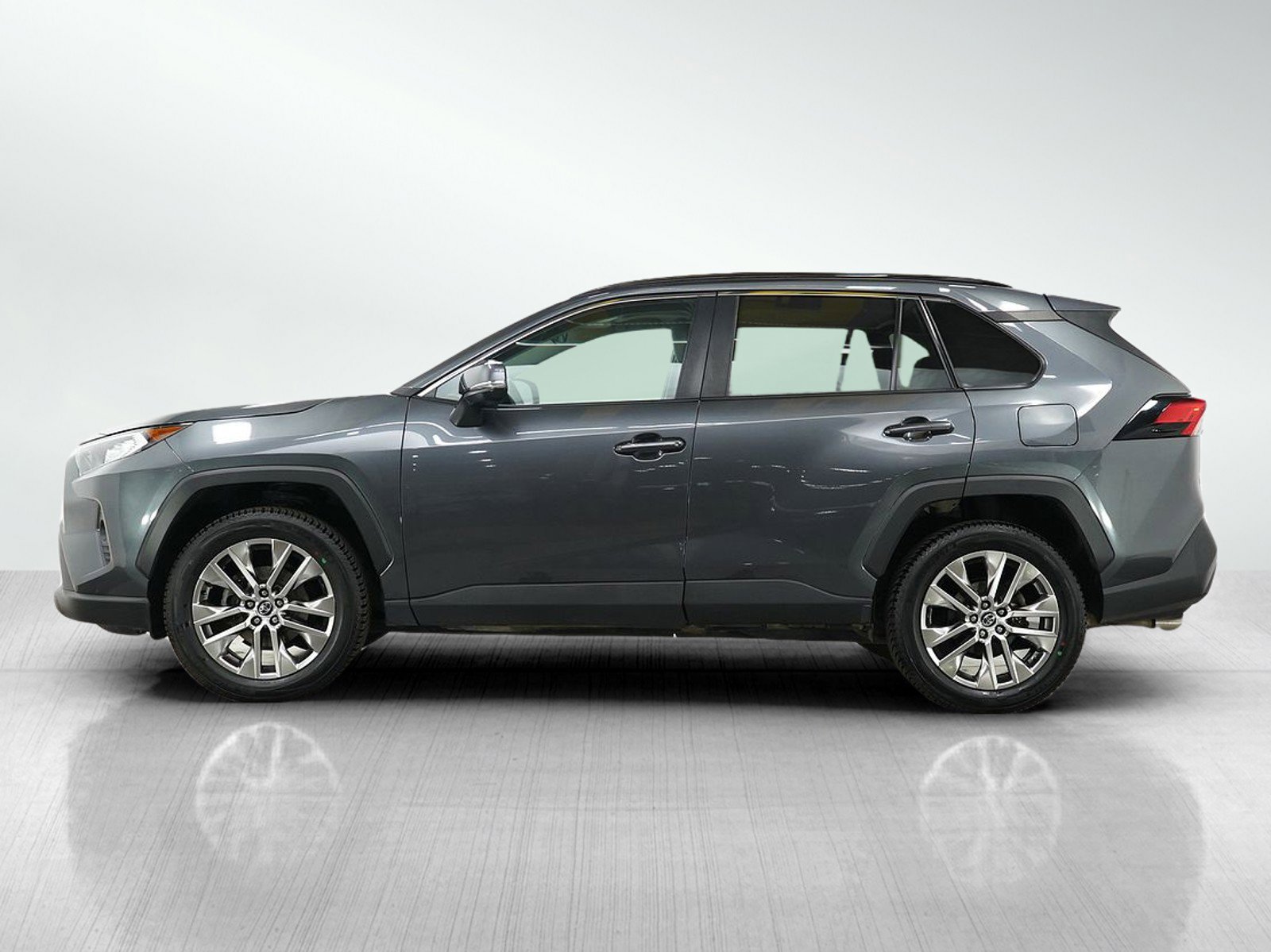 Used 2021 Toyota RAV4 XLE Premium with VIN 2T3A1RFV5MC154957 for sale in Minneapolis, Minnesota