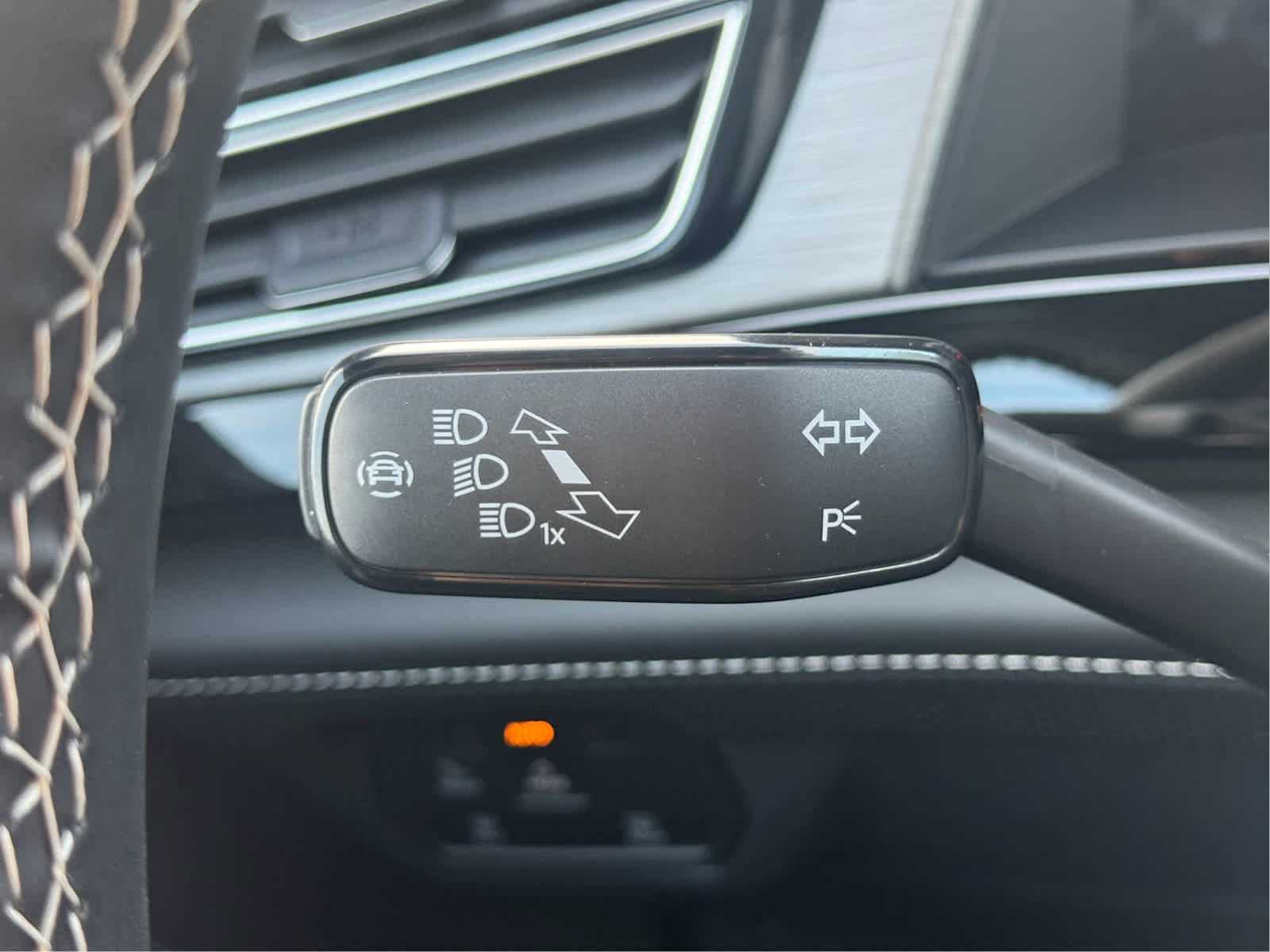 2025 Volkswagen Atlas Cross Sport SE Technology photo 13