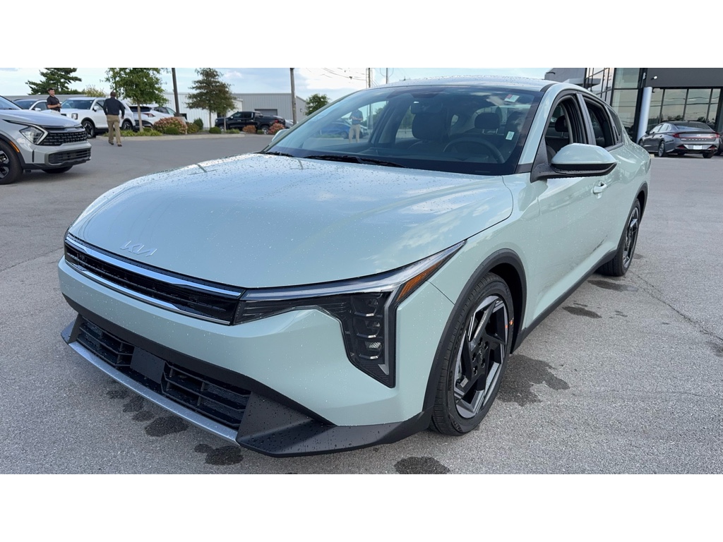 2025 Kia K4 EX photo 26
