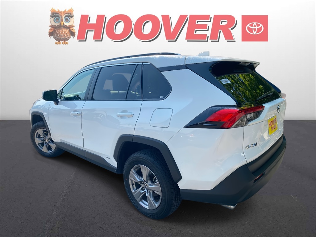 2024 Toyota RAV4 Hybrid XLE photo 3