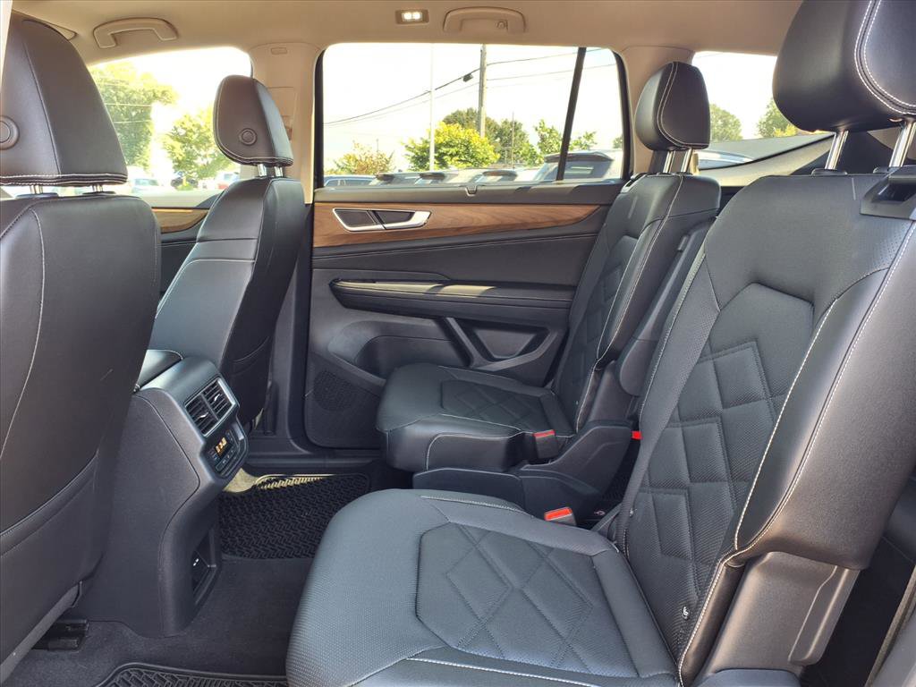 2025 Volkswagen Atlas SE Technology photo 23