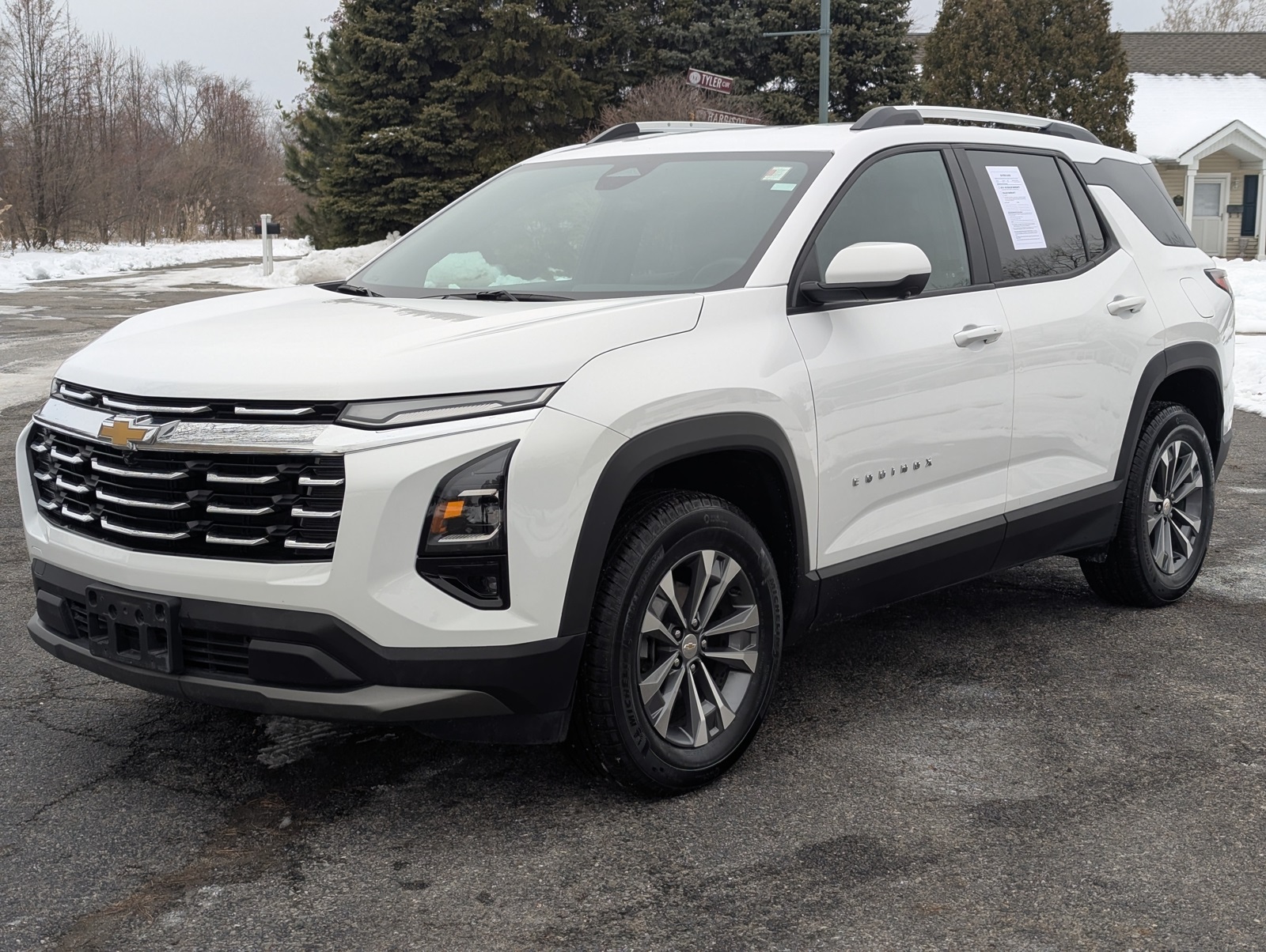 2025 Chevrolet Equinox LT's photo