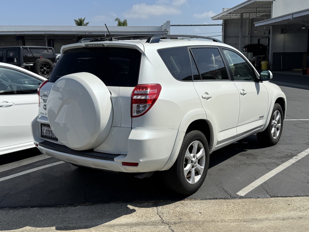 2009 Toyota RAV4 Limited photo 4