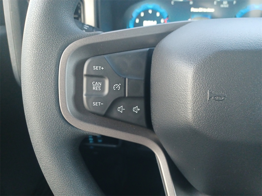 2025 Ford Bronco Base photo 22