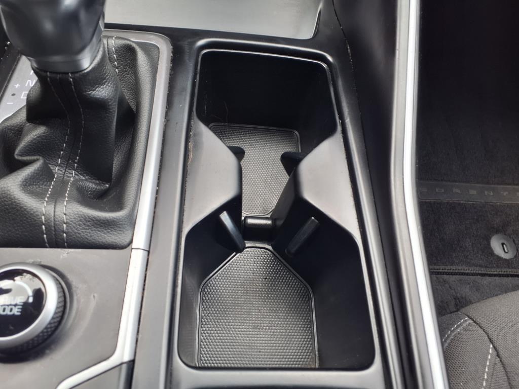 2022 Kia Sorento LX photo 24