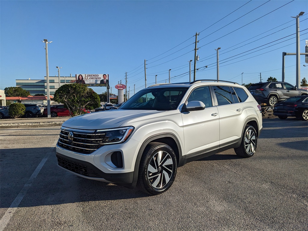 2026 Volkswagen Atlas SE Technology photo 2