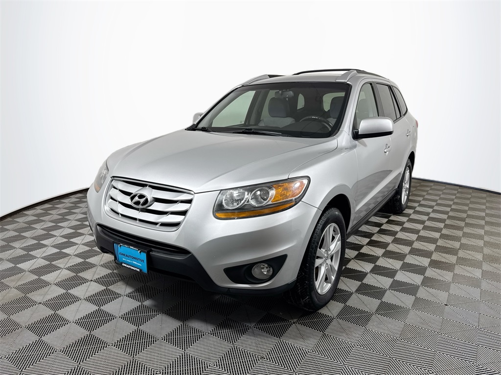 2011 Hyundai Santa Fe SE's photo