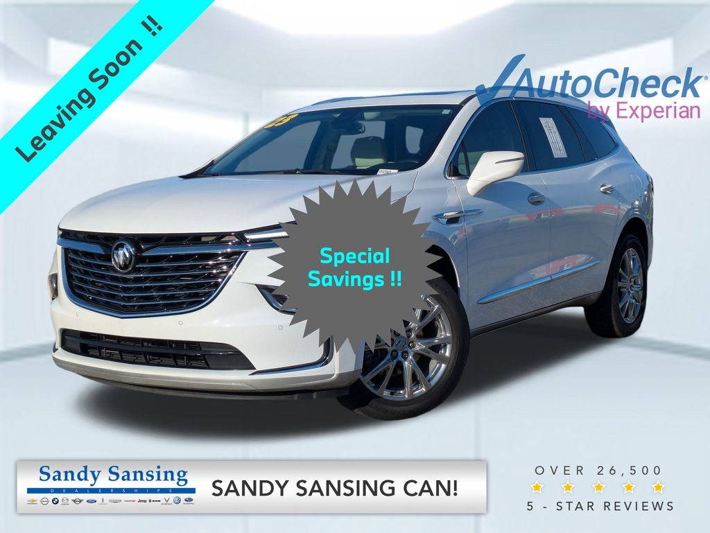 2023 Buick Enclave Essence's photo