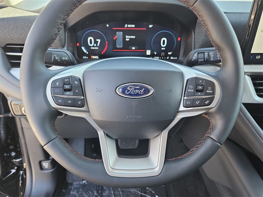 2025 Ford Explorer photo 7