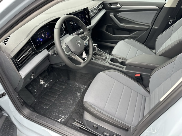 2025 Volkswagen Jetta SE photo 6
