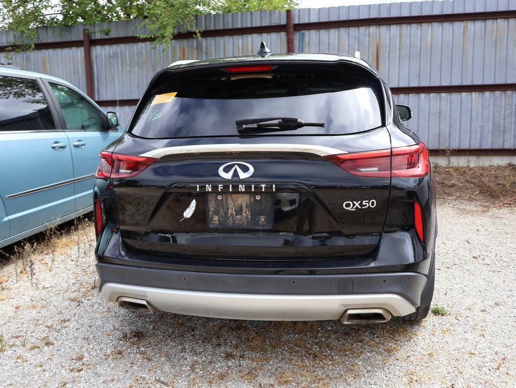 2019 Infiniti QX50 Essential photo 9