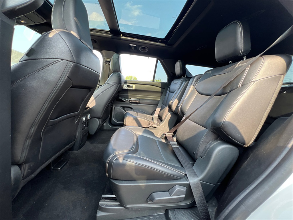 2022 Ford Explorer ST photo 33