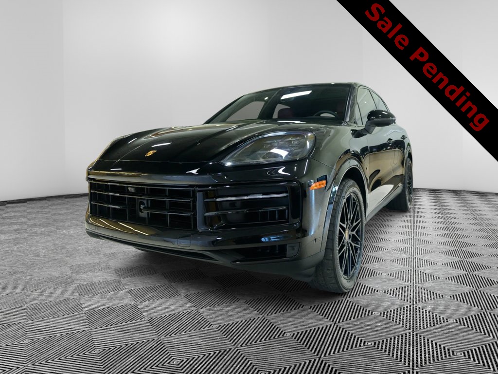 2024 Porsche Cayenne S's photo