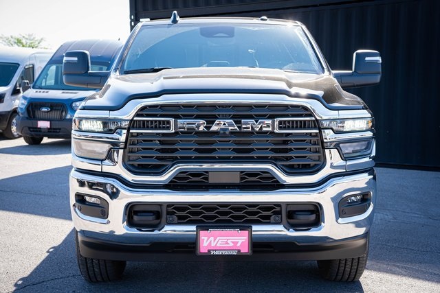 2025 Ram 2500 Tradesman photo 3