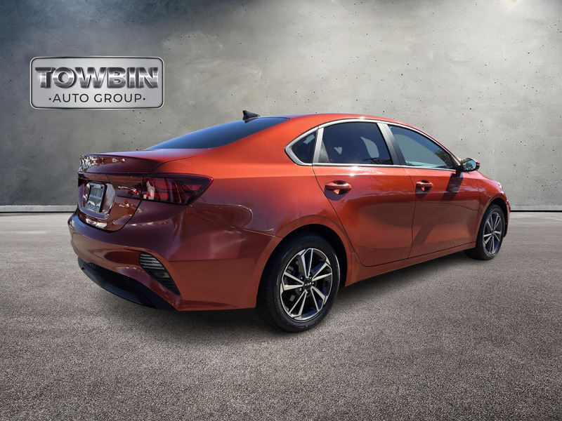 2023 Kia Forte LXS photo 4