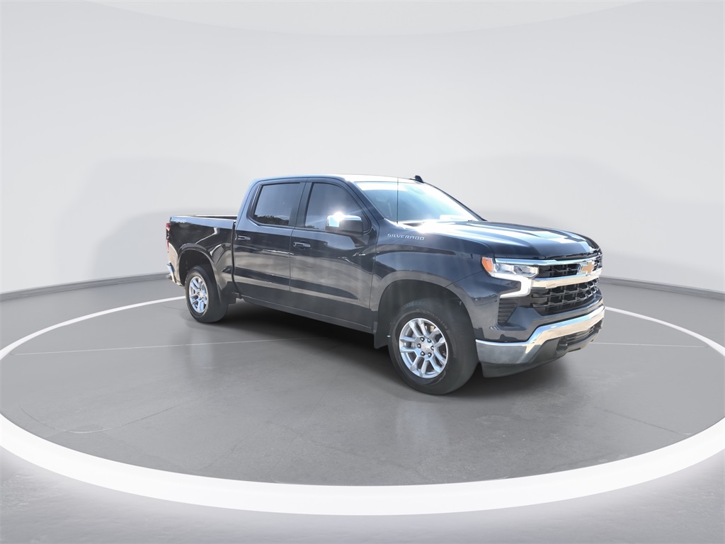 2022 Chevrolet Silverado 1500 LT photo 2