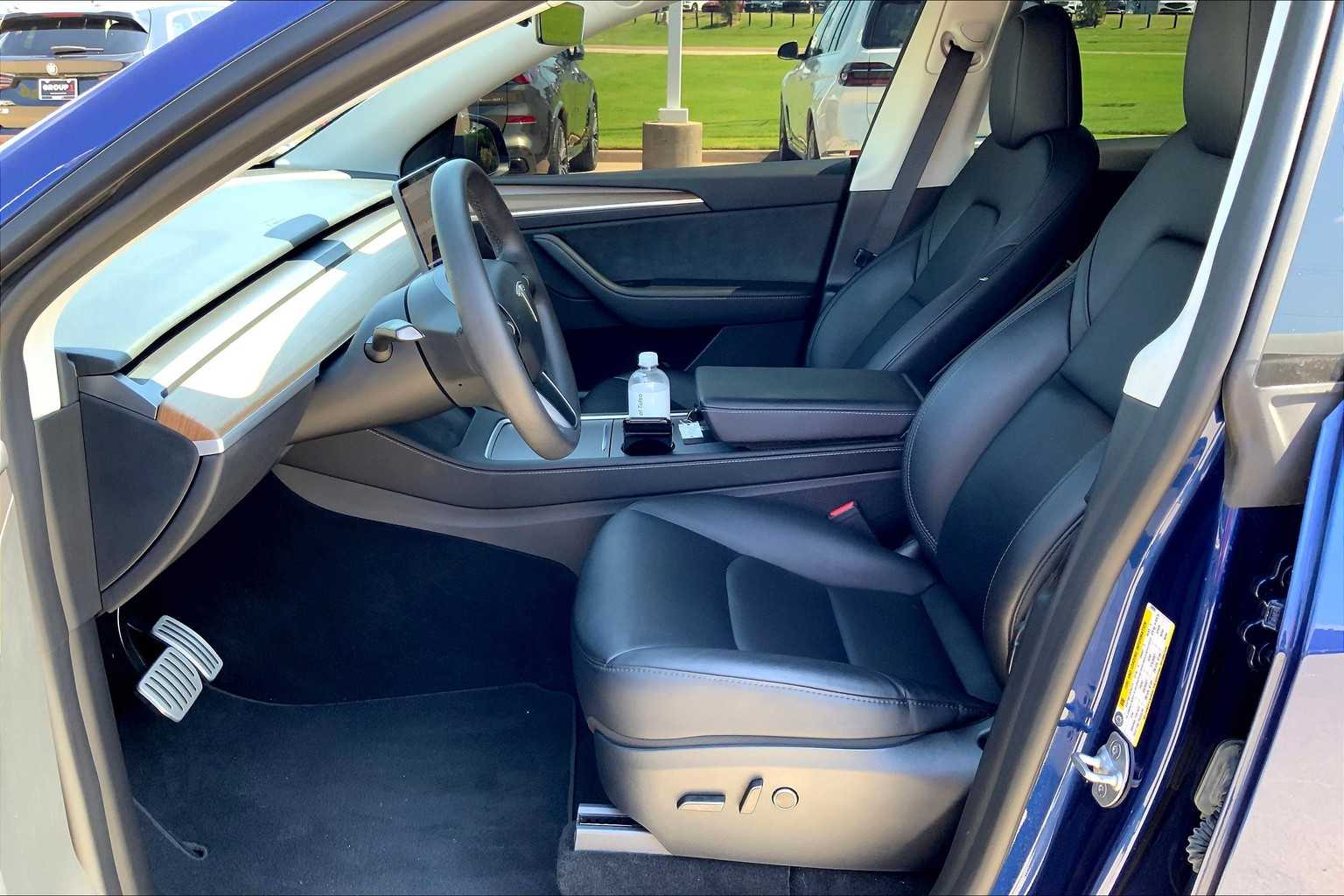 2024 Tesla Model Y Performance photo 7