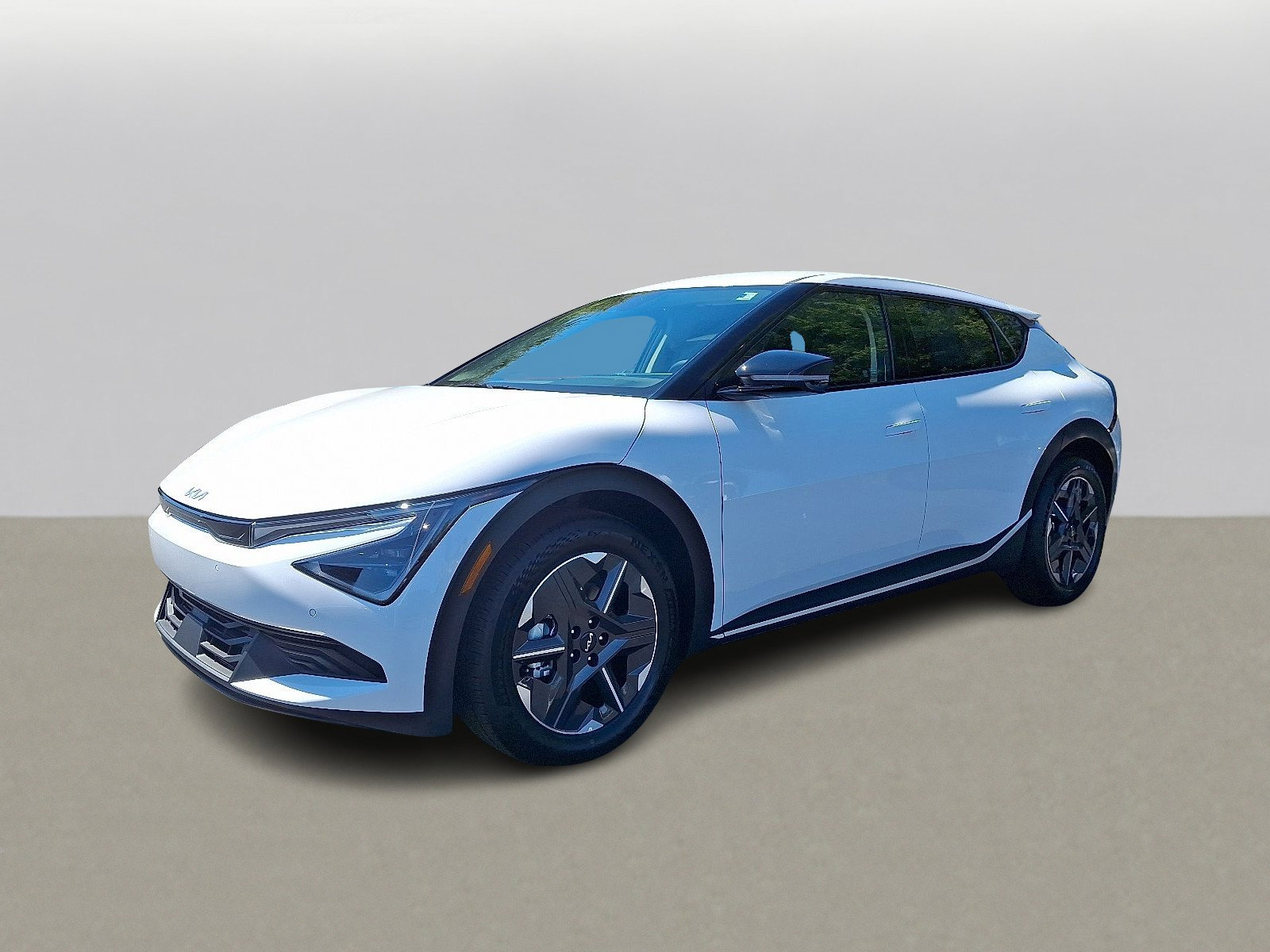 2025 Kia EV6 Light photo 2