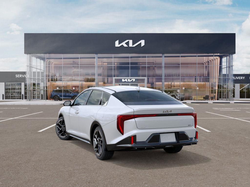 2025 Kia K4 GT-Line photo 4