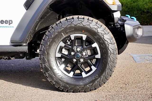 2025 Jeep Wrangler Rubicon 4xe photo 8