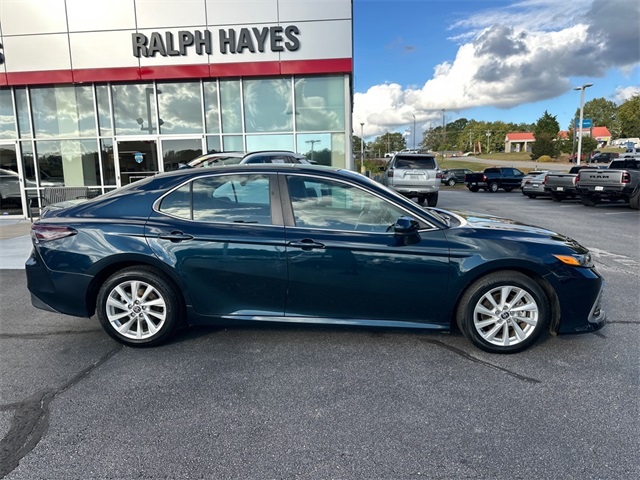 2021 Toyota Camry LE photo 2