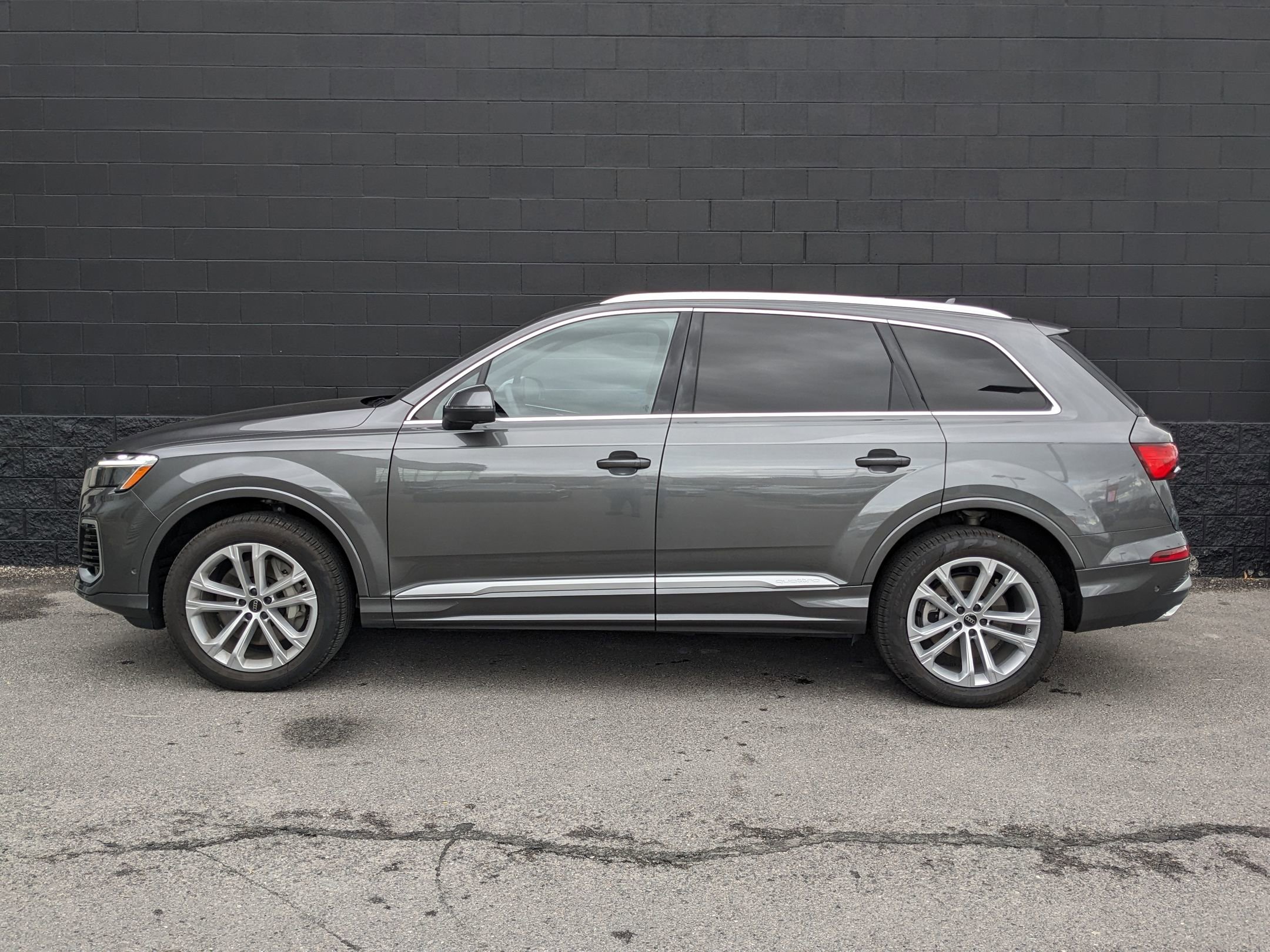 2025 Audi Q7 Premium Plus photo 3