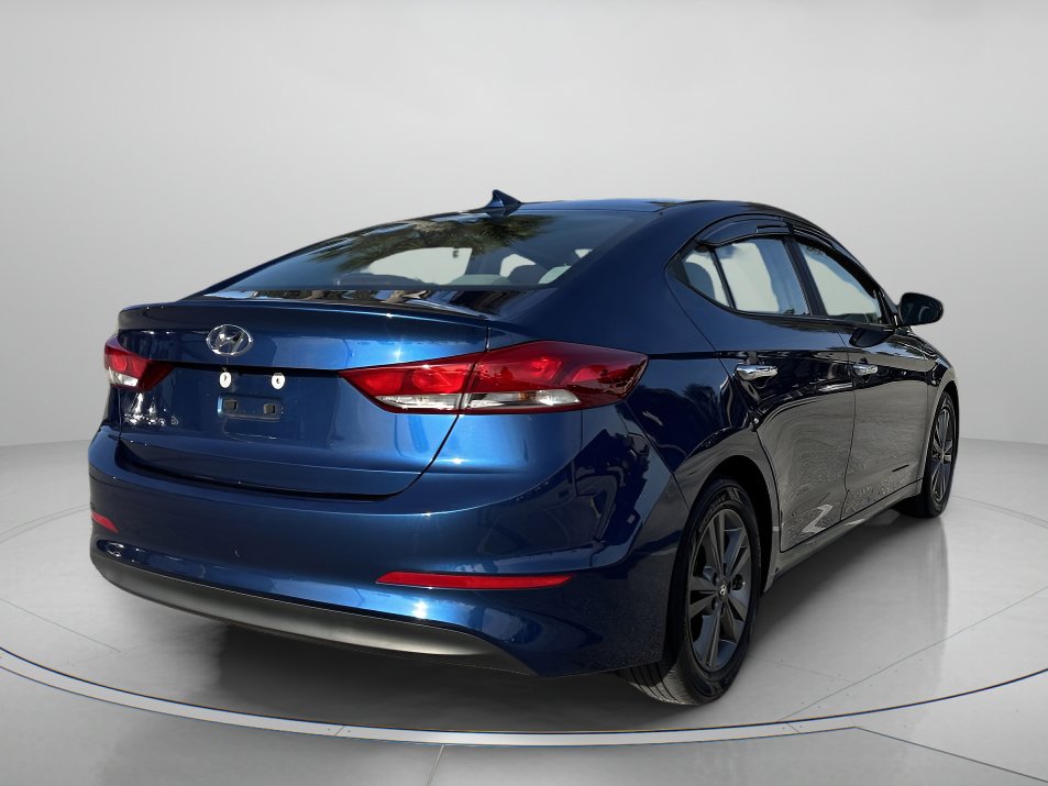 2018 Hyundai Elantra SEL photo 3