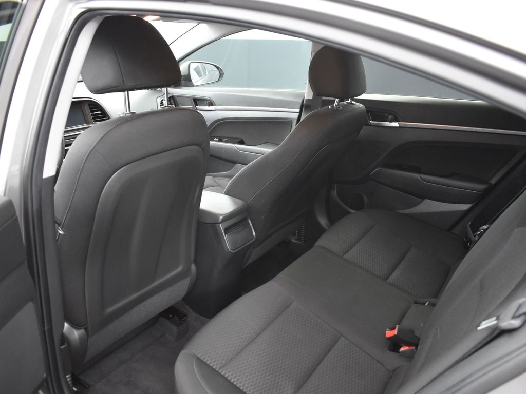 2020 Hyundai Elantra Value Edition photo 22