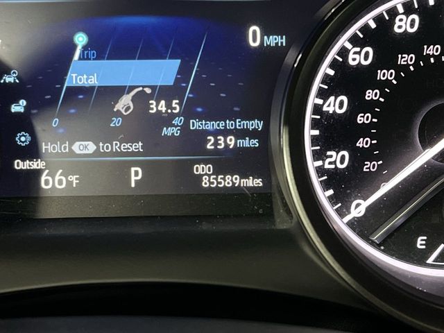 2022 Toyota Camry SE photo 12