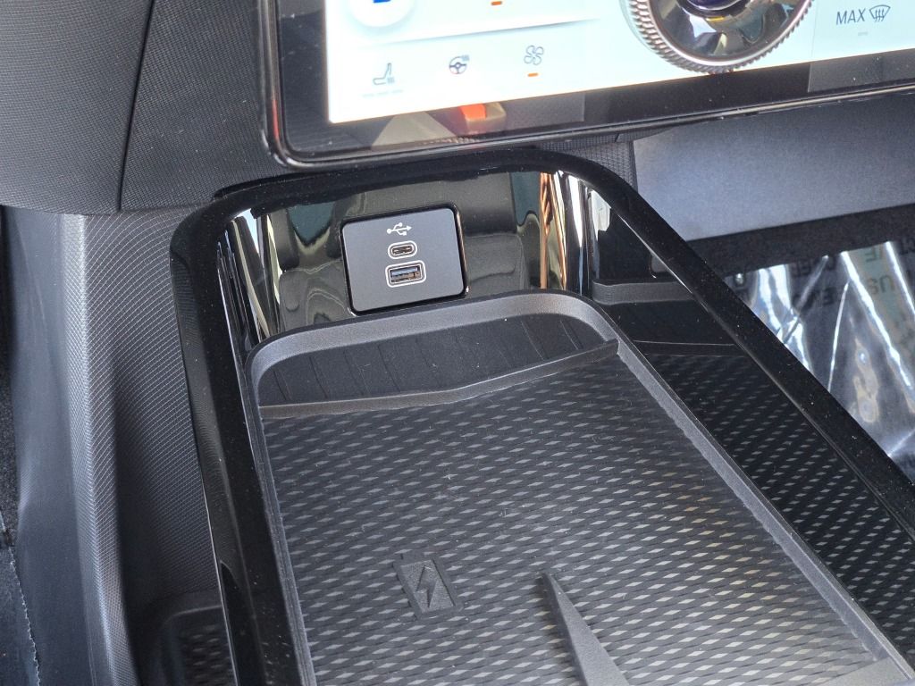 2025 Ford Mustang Mach-E Premium photo 19