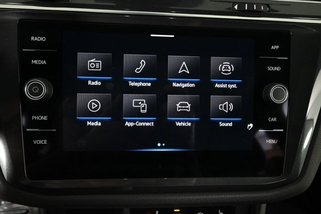 2022 Volkswagen Tiguan SE R-Line Black photo 4