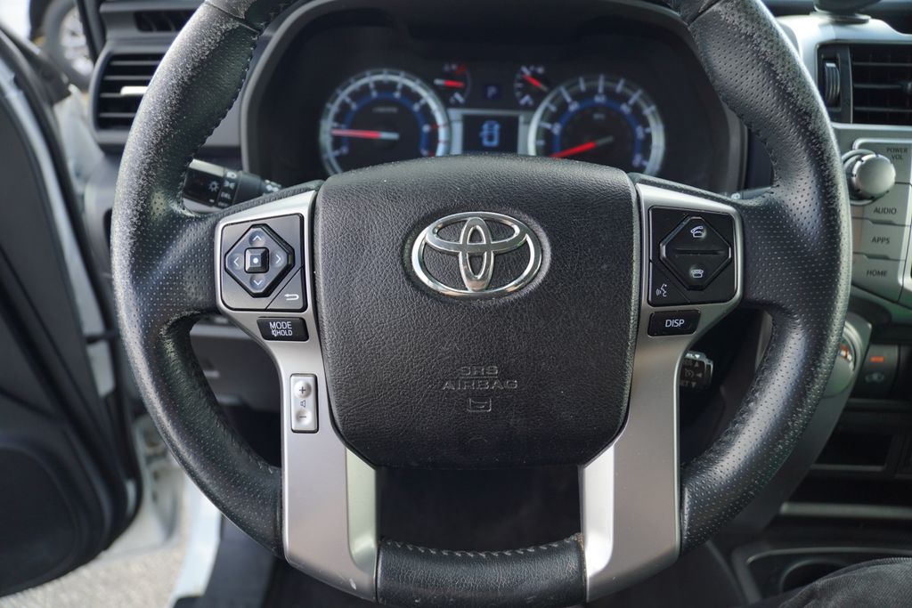 2016 Toyota 4Runner SR5 photo 14