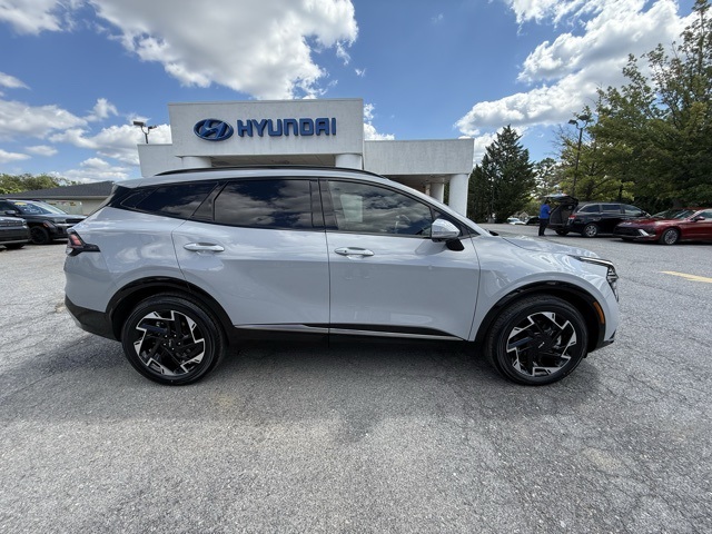 2024 Kia Sportage photo 2