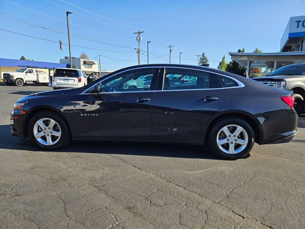 2023 Chevrolet Malibu 1LT photo 2