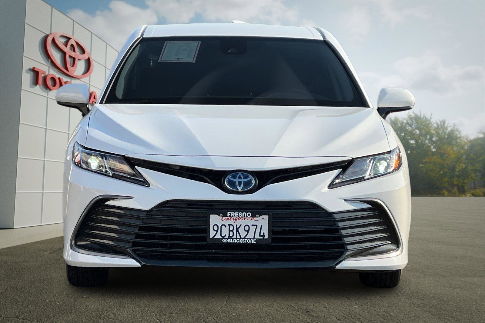 2022 Toyota Camry Hybrid LE photo 8