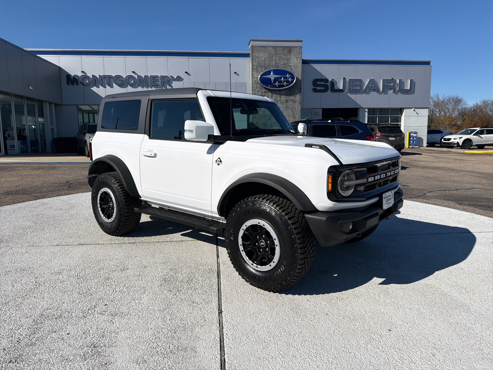 2023 Ford Bronco 2-Door Outer Banks's photo