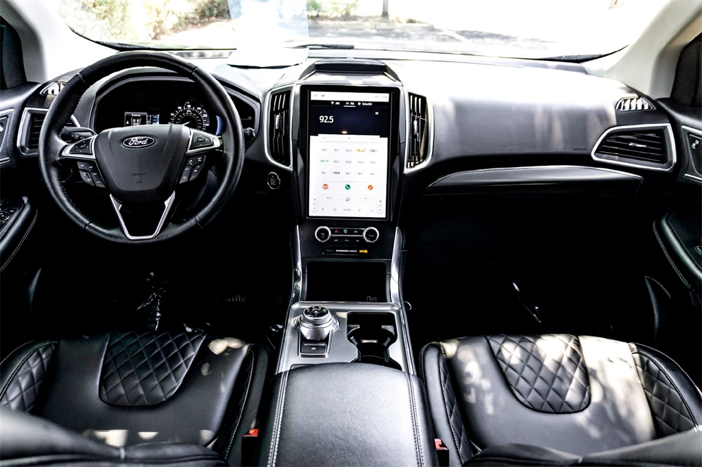 2024 Ford Edge Titanium photo 27