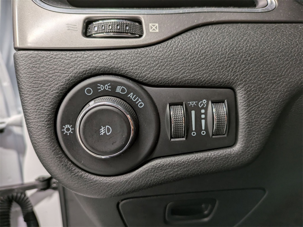 2022 Jeep Cherokee Latitude Lux photo 11