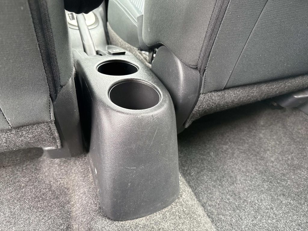 2016 Nissan Versa Note SV photo 17