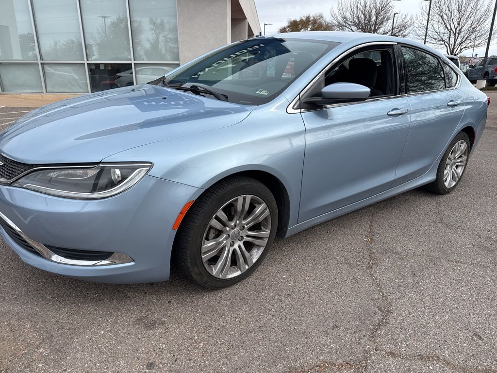 2015 Chrysler 200 Limited photo 2