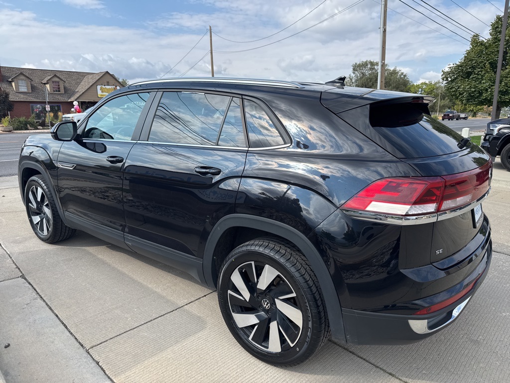 2024 Volkswagen Atlas Cross Sport SE Technology photo 3