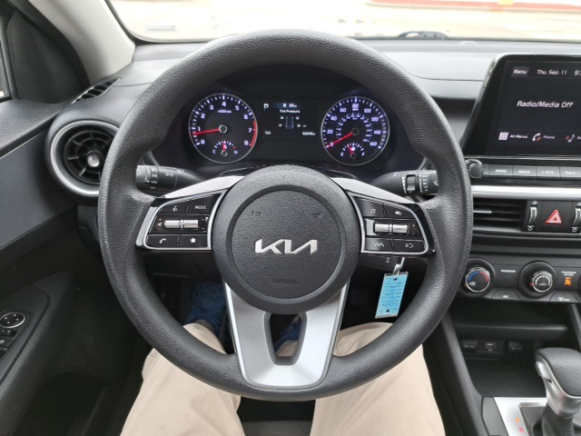 2023 Kia Forte LXS photo 15