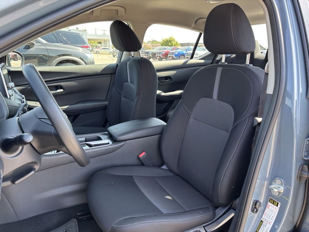 2025 Nissan Sentra SV photo 20