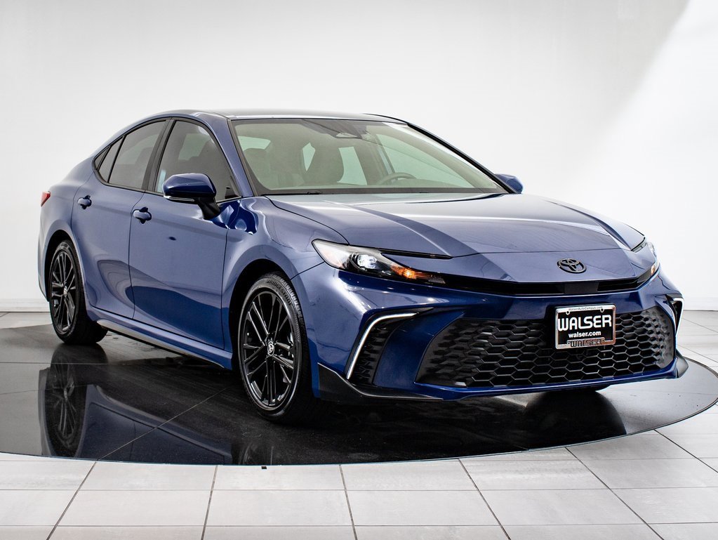 2025 Toyota Camry SE photo 12