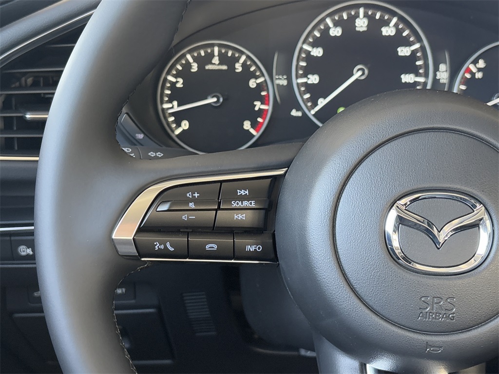 2025 Mazda Mazda3 2.5 s Preferred photo 18