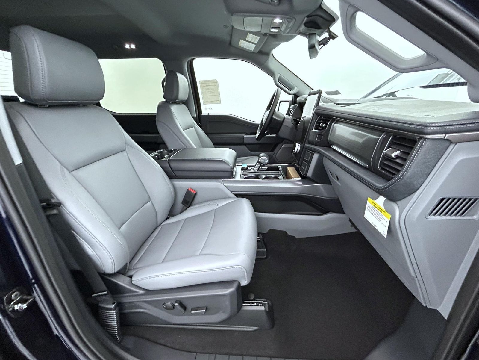 2025 Ford F-150 Lightning photo 13